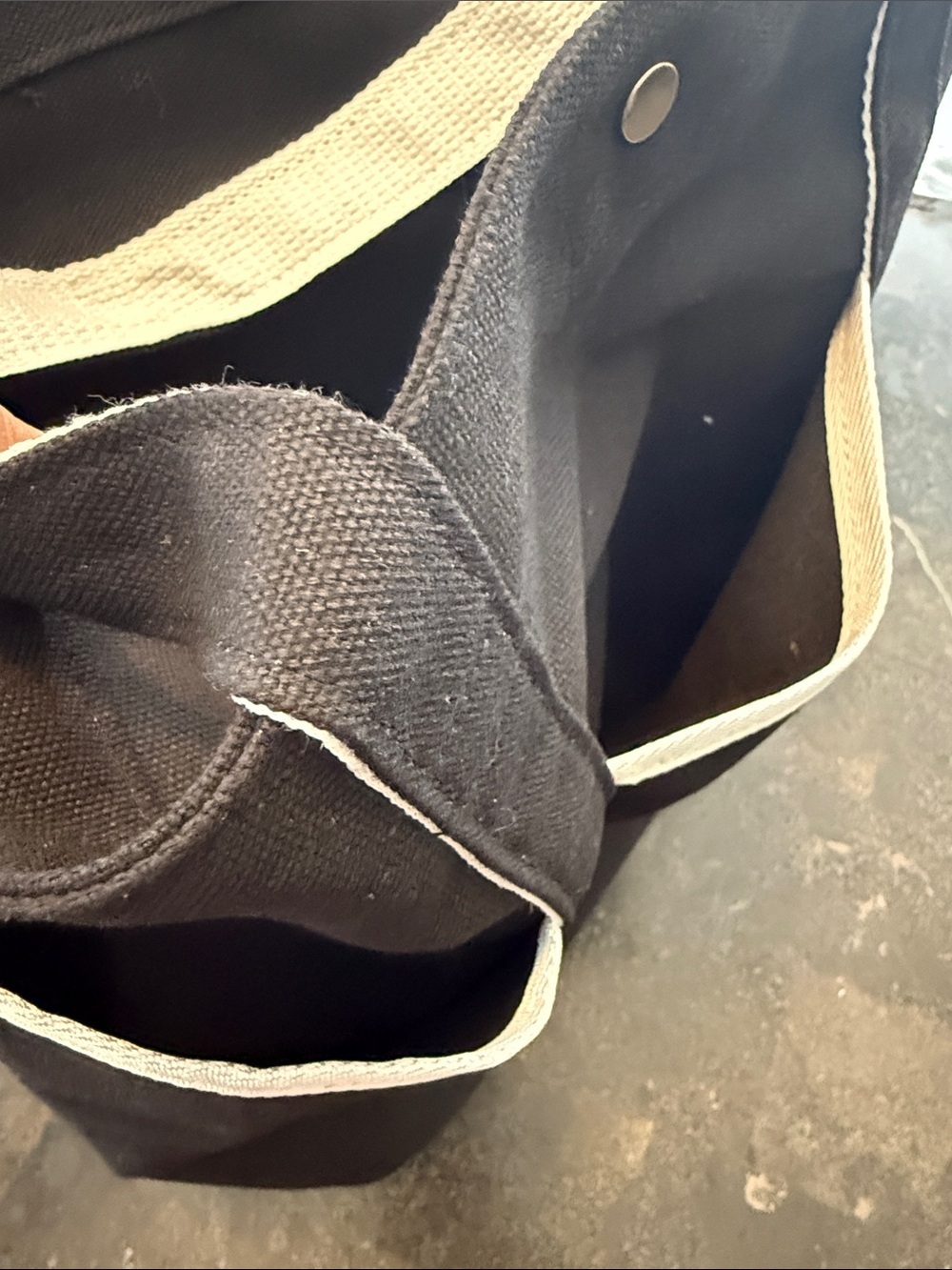 NWOT lululemon athletica Black canvas Tote - Picture 4 of 4